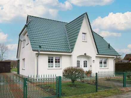 Zögern Sie nicht: Sehr gepflegtes EFH inkl. Nebengelass mit Garten und Carport nahe Anklam