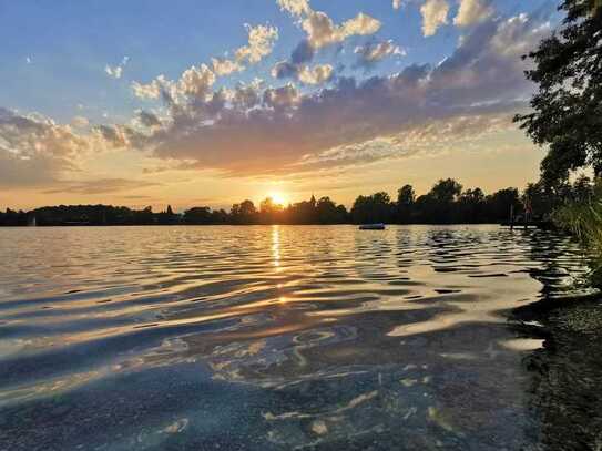 Ⓣop Secret Sale. Seeufergrundstück für Wasserbegeisterte. Am Weßlinger See/Wörthsee. Bald verfügbar.