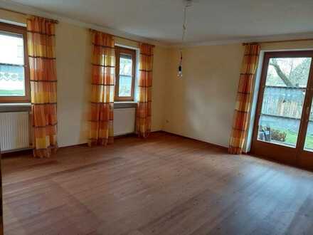 Schöne 3-Zimmer-Wohnung mit Terrasse und EBK Nähe St. Erasmus