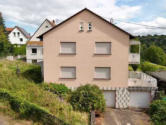 Geräumiges 2 Familien-Haus in Wbd.-Biebrich, großzügiges Grundstück, Sanierungsbedarf!