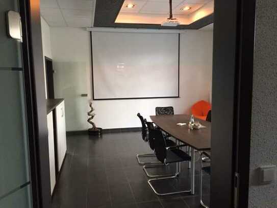 Modernes und gepflegtes Büro mit Konferenzraum, Küche, Parkplatz und Sanitäranlagen