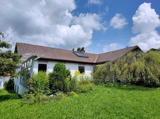 Einfamilienhaus mit großem Grundstück in Haldenwang/Börwang