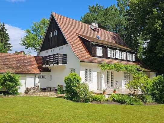 Stilvolle Landhausvilla zzgl. angrenzendes Baugrundstück für Doppelhaus in ruhiger Toplage!