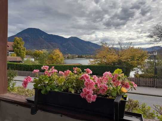 Seeblick-Wohnung mit Balkon in Tegernsee Süd