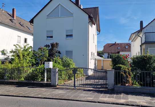 Freistehendes XXL-2-Fam.-Haus / OG 5,5-Zi.-Maisonette plus 3 Zi.-EG-WE