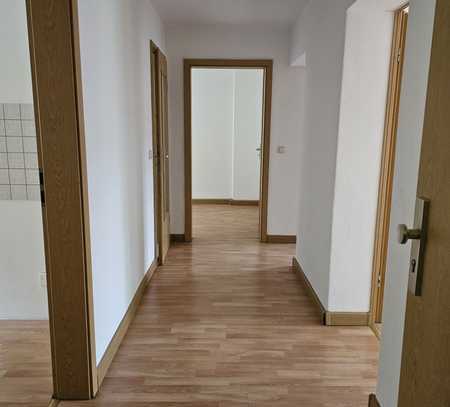 Schöne und gepflegte 3-Zimmer-Erdgeschosswohnung in Berga/Elster