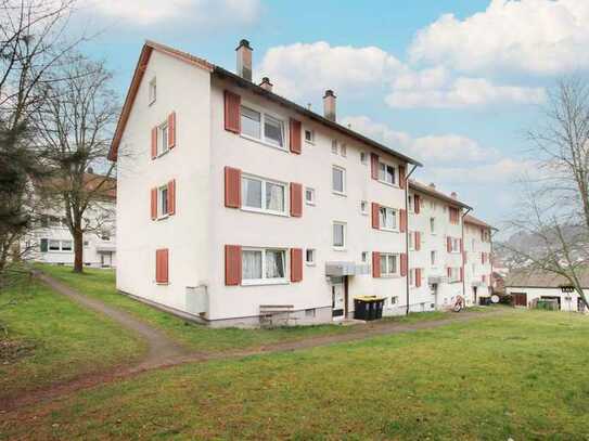 Wohnen mit Balkon: Vermietete 2-Zimmer-Wohnung in naturnaher Lage von Sankt Georgen