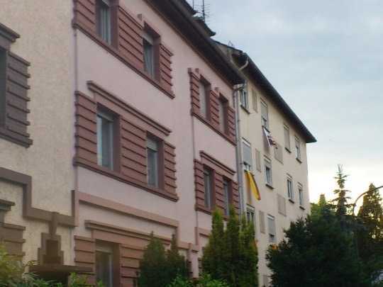 Helle 2 Zi. Wohnung mit Balkon