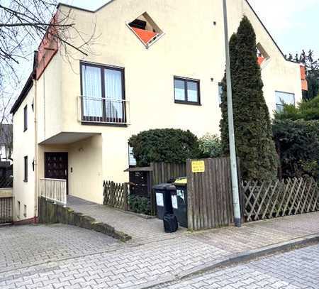 60437 Frankfurt (Nieder-Erlenbach), Maisonette-Wohnung, Wfl.ca.80m², 3Zi, EBK, Tgl.-Bad, 2XBalkon