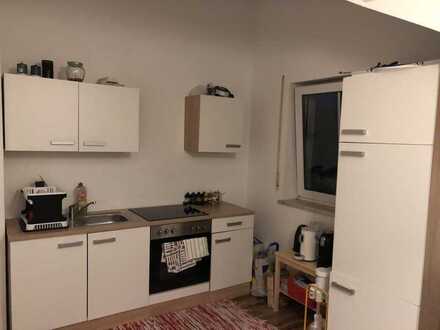 2-Zimmer DG-Wohnung mit Einbauküche mit Stellplatz in Mainburg