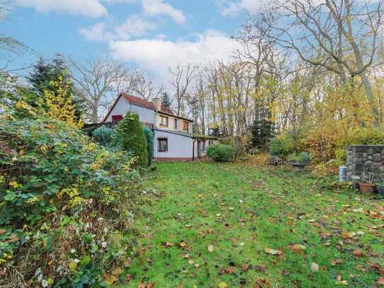 Sonneninsel Rügen: Renovierungsbedürftiges EFH mit Garten und 2 Carports