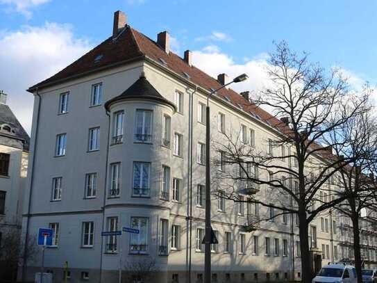 Frisch sanierte 3-Raum-Wohnung mit Balkon ab sofort zu vermieten