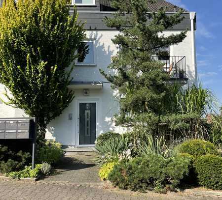 Gepflegtes 3-Familienhaus mit großem Garten und Garage in ruhiger Wohnlage von Berkersheim