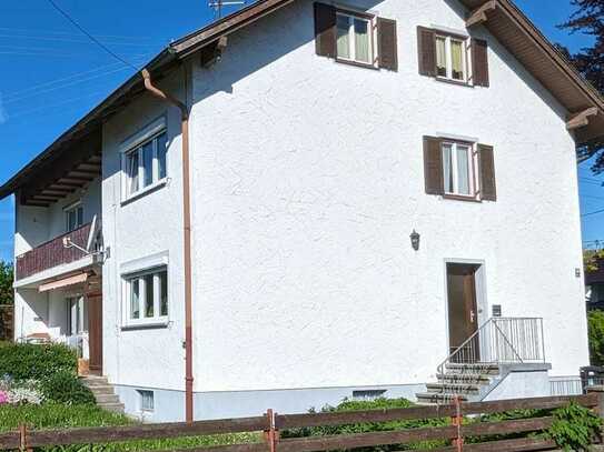 Geräumiges, günstiges 8-Zimmer-Zweifamilienhaus in Obergünzburg