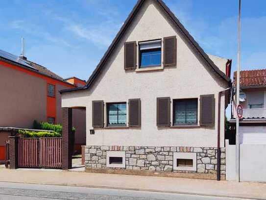 Großzügiges Einfamilienhaus mit weitläufigem Garten in Hähnlein