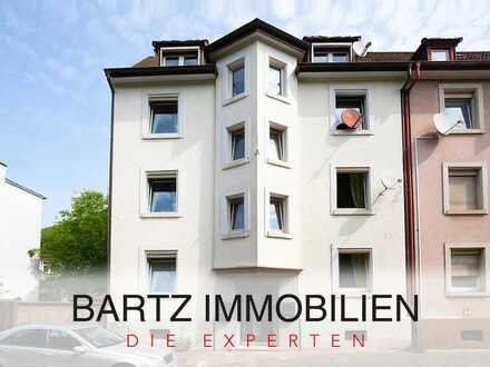 Attraktive Kapitalanlage: Gepflegtes Mehrparteienhaus im Altbaustil in zentraler Stadtlage von Neust