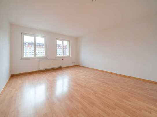 Freundliche 3-Raumwohnung mit Balkon * 2.OG * Bad mit Fenster & Wanne * PKW-SP * TOP *