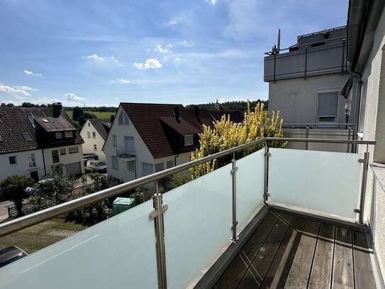 Herrlicher Südbalkon mit Aussicht wartet auf Genießer.