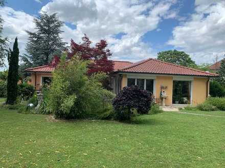 Stilvoller 5-Zimmer-Bungalow mit EBK in Toplage von Nieder-Olm zentral und ruhig gelegen