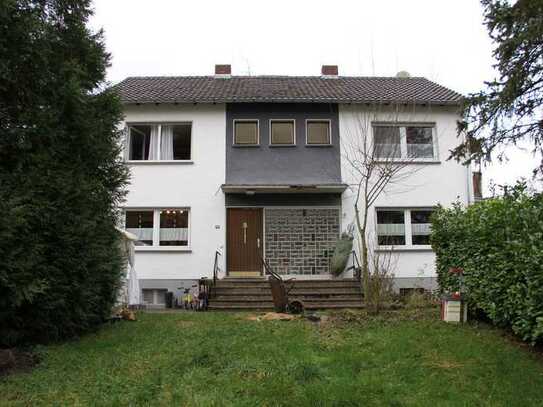 Freistehendes Zweifamilienhaus mit Garten und 4 Stellplätzen in ruhiger Lage von Hennef-Lanzenbach