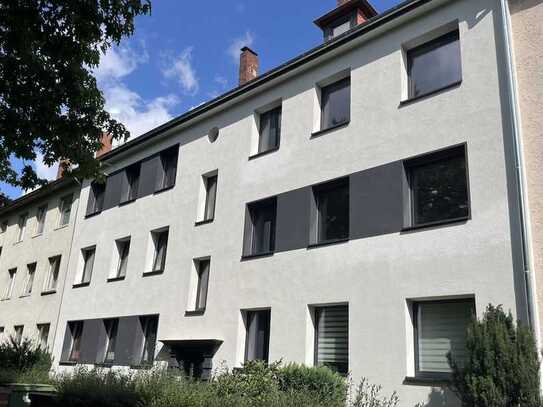 TOP! Schöne Wohnung in Ricklingen, Bad mit Fenster, EBK