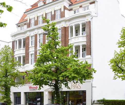 Schicke Altbauwohnung im Herzen von Kiel. Zentral. Komfortabel. Aufzug. Toller Blick!