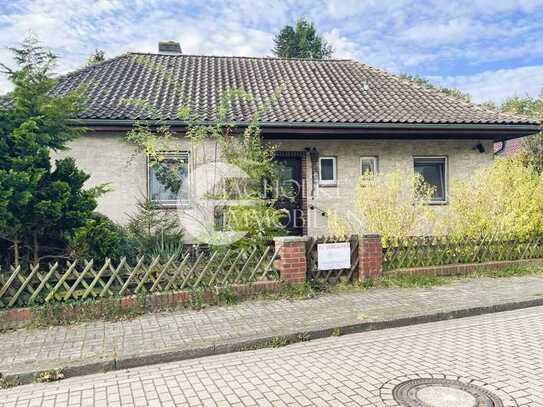 Walmdachbungalow in Uelzen – Ihr Traumhaus auf großem, idyllischem Grundstück