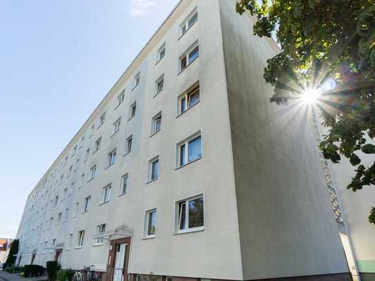 Gemütliche frisch-sanierte 4-Raum- Wohnung mit Badewanne und Balkon!