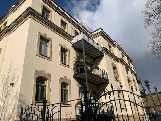 Sanierter Wohntraum im "König-Albert-Kastell" - 2-Raum-Wohnung mit Balkon, FBH, Stellplatz