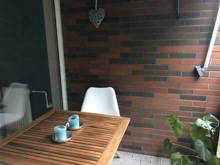 Helle 2-Zimmer-Wohnung mit Loggia und EBK in Parkinselnähe
