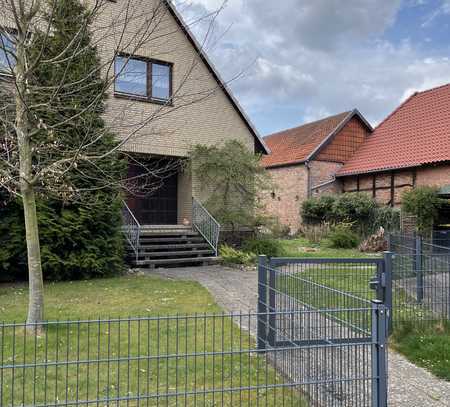 Attraktive 3-Zimmer-EG-Wohnung mit Balkon und Einbauküche in Ahstedt