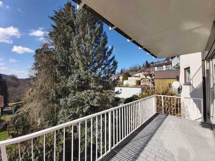Attraktive 3-Zimmerwohnung mit sonnigem Balkon, Einbauküche und Garage in Baden-Baden!