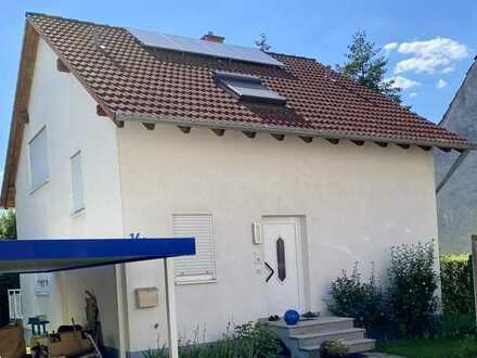 Sehr gepflegtes Einfamilienhaus mit EBK und Carport in Viernheim