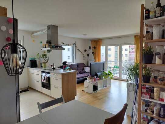 Geschmackvolle 3-Zimmer-Wohnung mit gehobener Innenausstattung mit Balkon und EBK in Nürnberg