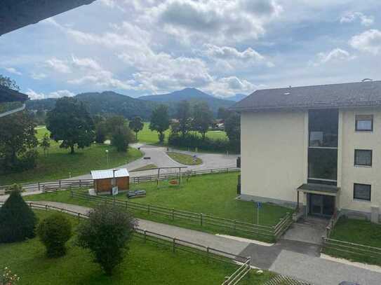 Schöne 3-Zimmer-Wohnung in super Lage mit Balkon und Bergblick in Siegsdorf