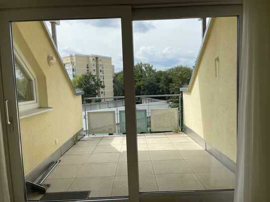 freie 2 Zimmer DG-Wohnung mit Dachterrasse, betreutes Wohnen oder freie Nutzung möglich