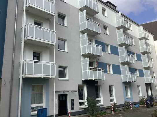 Helle 2-Zimmer-Wohnung mit Balkon im Stadt-Zentrum