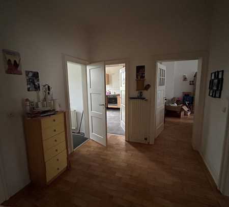 Schöne Zwei-Zimmer-Wohnung mit Altbau-Charme in Krefeld