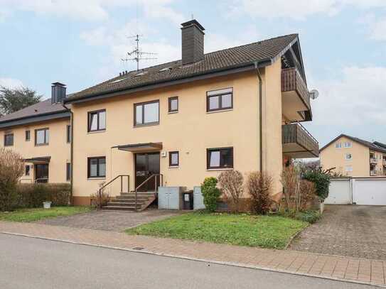 Gepflegte 2-Zimmer-Dachgeschosswohnung mit Balkon und Stellplatz