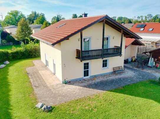 Neuwertiges Niedrigenergiehaus in ruhiger zentraler Lage zu verkaufen.