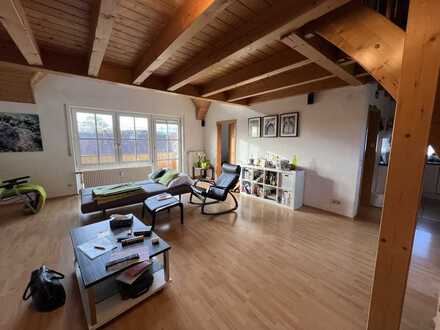 Lichtdurchflutete 4,5 Zi- Maisonetten- Whg mit 2 Bädern, Balkon und Garage in Waldrems