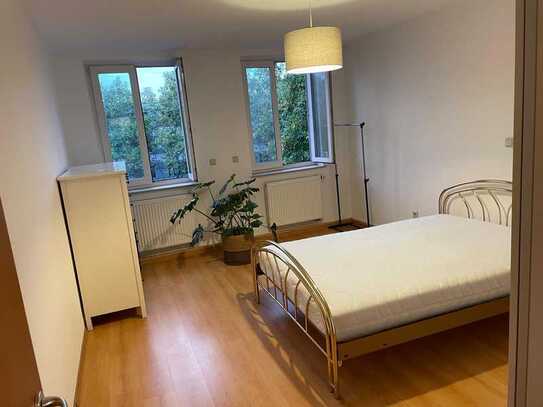 Freundliche 2-Zimmer-Wohnung mit Balkon und Einbauküche in Kassel