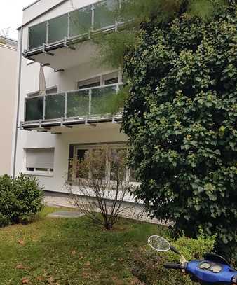 4 -ZW komplett renoviert, 2 Balkone, hell, tolle Lage