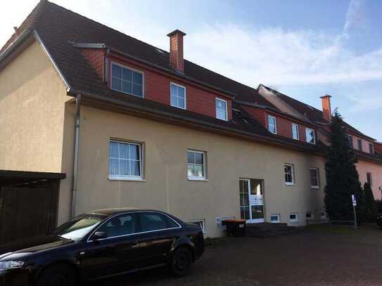 2-Raum-Wohnung mit Terrasse im Souterrain