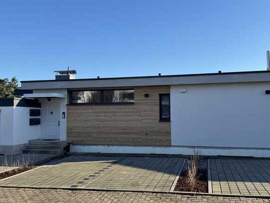 Moderne 2 Zimmerwhg. - mit EBK u. Balkon - Erstbezug n. Sanierung