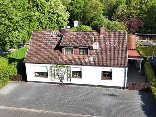 Einfamilienhaus mit Einliegerwohnung mit Traumgarten und Pool in Uelzen