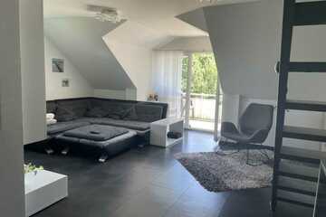 Schöne 4,5-Zimmer-Maisonette-Wohnung mit gehobener Innenausstattung&EBK in Straubenhardt