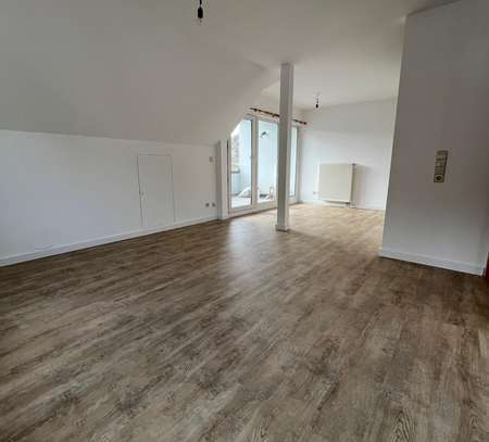 2,5-Raum-Dachgeschosswohnung mit Blick auf die Burg