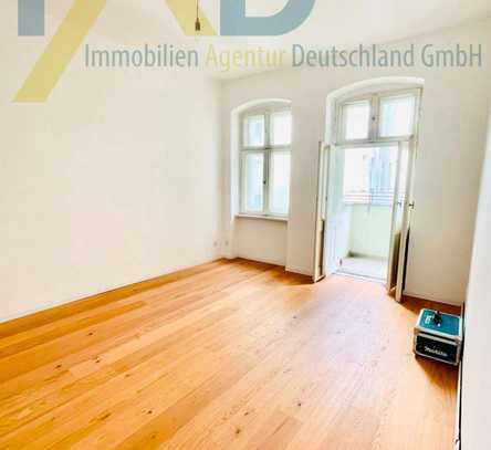 Zentral wohnen: Modernisierte Einzimmerwohnung in Berlins Top-Lage