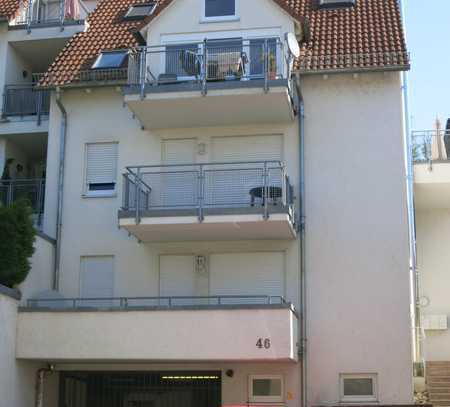 Helle, sehr schöne 3,5-Zimmer Maisonette-Wohnung mit Südwest-Balkon und tollem Ausblick auf die Alb